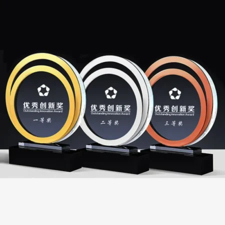 Cúp lưu niệm VS30